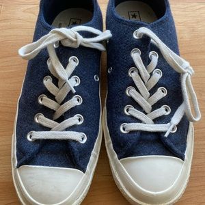 Wool navy Converse
